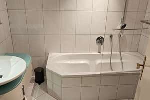 Großzügige, teilmöblierte 3,5-Zimmer-Wohnung mit Terrasse, Garage und Wallbox in der Karlsruher Osts – 76131 Oststadt, Karlsruhe – Vorschaubild 2