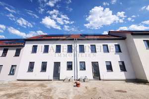 Fertigstellung Frühjahr 2026!Modernes Wohnen im Grünen–Großzügiges Reihenhaus mit Carport & Terrasse – Die vollständige Adresse der Immobilie erhältst du vom Anbieter., 4651 Bad Lausick – Vorschaubild 5