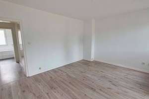 Bequem im Erdgeschoss wohnen: 2 Zimmer mit Balkon & Tageslichtbad – Moorstraße 40, 49356 Diepholz – Vorschaubild 2