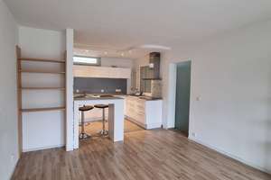 Teilmöblierte, provisionsfreie 2-Zimmer-Wohnung mit Balkon, EBK u. Tiefgarage in München-Bogenhausen – Ostpreußenstraße 89, 81927 Englschalking, München – Vorschaubild 3