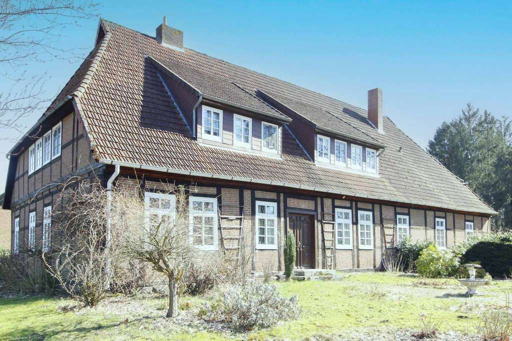 Immobilie in Bad Fallingbostel - Traumhafter Rest-Hof in Wasserlage ! Mit 3 Wohneinheiten & fabelhaften Nutzungsoptionen - Bild 0