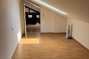 Charmante Dachgeschosswohnung in zentraler Lage von Essen-Bergerhausen! – Rellinghauser Straße 274, 45136 Bergerhausen, Essen – Vorschaubild 13
