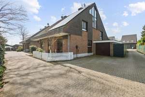 Charmante Doppelhaushäfte in Krefeld-Forstwald – Die vollständige Adresse der Immobilie erhältst du vom Anbieter., 47804 Forstwald, Krefeld – Vorschaubild 1