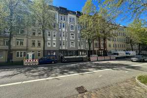Modernisierte 3-Zimmer-Erdgeschosswohnung mit Loggia und separatem Arbeitszimmer in zentraler Lage
