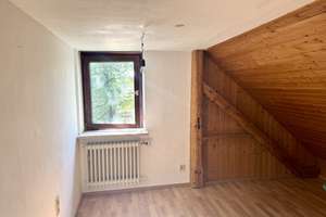 Alte Seele erhofft neuen Schwung – kleine DHH mit parkähnlichem Garten in schöner Lage – Die vollständige Adresse der Immobilie erhältst du vom Anbieter., 81245 Obermenzing, München – Vorschaubild 12