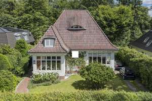 MÄRCHENHAFTES ARCHITEKTENHAUS ZU VERKAUFEN – Akazienweg 22, 22587 Blankenese, Hamburg – Vorschaubild 2