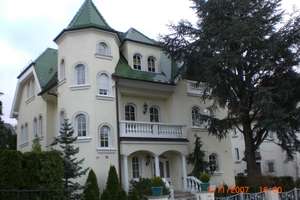 "Wohnen wie im Schloss " 2,5 Zimmer-DG-Maisonette-Wohnung