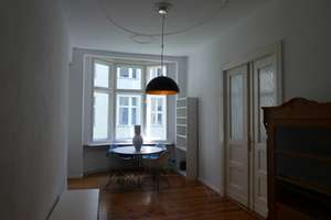 Lichtdurchflutete Altbauwohnung im Seitenflügel aus 1910! – Die vollständige Adresse der Immobilie erhältst du vom Anbieter., 10629 Charlottenburg, Berlin – Vorschaubild 3
