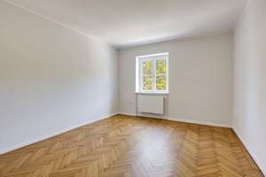 Altbau-Charme am idyllischen Schlosskanal: Lichterfüllte, perfekt geschnittene 3-Zimmer-Wohnung – Die vollständige Adresse der Immobilie erhältst du vom Anbieter., 80638 Nymphenburg, München – Vorschaubild 5
