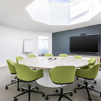 Privater Büroraum für 4 Person in Regus Docks Ismaning