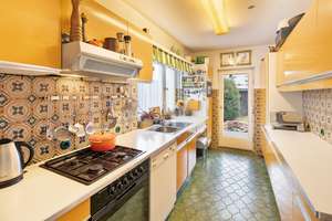 Doppelhaushälfte mit großzügigem Grundstück, Gartenidylle und Entwicklungsperspektive – Die vollständige Adresse der Immobilie erhältst du vom Anbieter., 81247 Obermenzing, München – Vorschaubild 13
