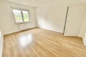 Lichtdurchflutete 2-Zimmer-Wohnung mit großer Küche!