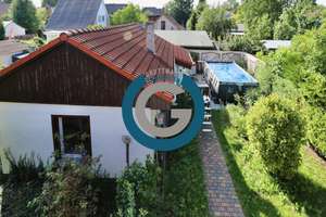 ca. 196 m² WOHN-/NUTZFLÄCHE - MIT SEPARATEM BUNGALOW - PERFEKT FÜR EINE FAMILIE – Fliegenpilzstr. 349 dä, 12526 Bohnsdorf, Berlin – Vorschaubild 1