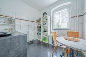 Altbau-Charme in Rudow: 3 Zimmer, 2,84m Deckenhöhe & eigene Garage – Top-Anbindung dank U7 – Die vollständige Adresse der Immobilie erhältst du vom Anbieter., 12355 Rudow, Berlin – Vorschaubild 5