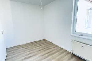 Frisch renovierte 2-Zimmer-Dachgeschosswohnung mit Einbauküche – Halberstädter Str. 106, 39112 Magdeburg – Vorschaubild 7