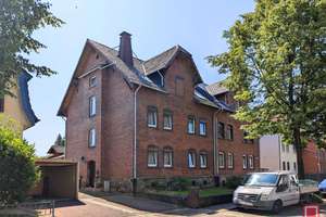 3-Familienhaus mit großem Garten zentral in Vellmar – Die vollständige Adresse der Immobilie erhältst du vom Anbieter., 34246 Vellmar – Vorschaubild 1