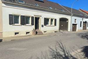Zweifamilienhaus mit Gewerbeanteil: Halle, Werkstatt, Garagen, über 800m² Gesamtfläche – Die vollständige Adresse der Immobilie erhältst du vom Anbieter., 66399 Mandelbachtal – Vorschaubild 1