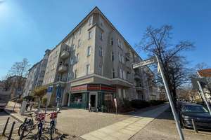 1-Zimmer-Altbauwohnung mit großem Wohnbereich und individuellem Ausbaupotenzial im Bayrischen Viert – Die vollständige Adresse der Immobilie erhältst du vom Anbieter., 10779 Wilmersdorf, Berlin – Vorschaubild 2