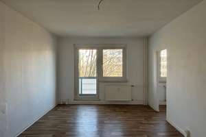Kuscheliges Single-Apartment in ruhiger Lage sucht einen neuen Bewohner!  – Kastanienallee 72, 12627 Hellersdorf, Berlin – Vorschaubild 1
