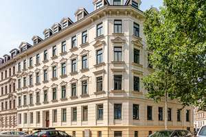 Charmante helle 2-Raum-Dachgeschosswohnung