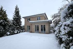 Verkauft-Lichtdurchflutete Stadtvilla in traumhaft ruhiger Lage