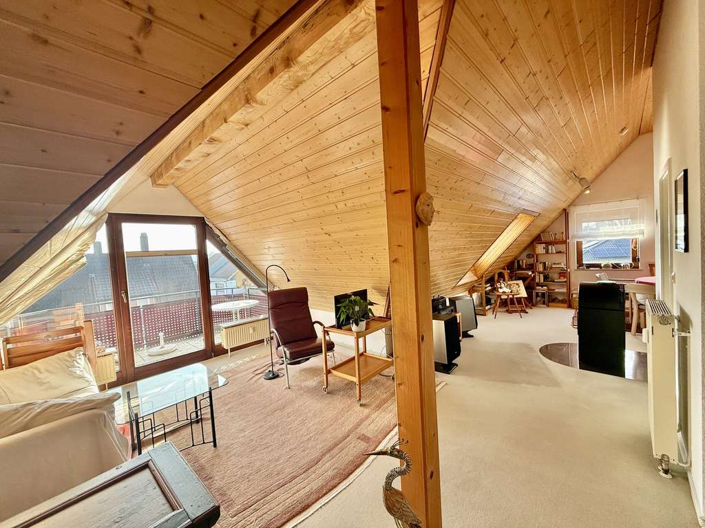 Immobilie in Welzheim - Charmantes Dachgeschoss –  hell, offen und mit Charakter! - Bild 0