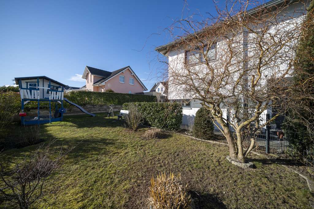 Immobilie in Volkertshausen - Modernes Einfamilienhaus mit Gartenfreude und großzügigem Wohngefühl - Bild 4