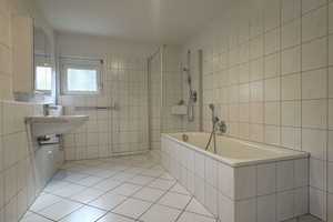 Einfamilienhaus mit Einliegerwohnung - großem Garten & Wärmepumpe – Dürriweg 35, 79588 Lörrach (Kreis) – Vorschaubild 20