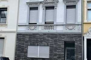 Attraktives Mehrfamilienhaus mit 3 Wohneinheiten, Garten und Garagen – Mönchengladbach – Vorschaubild 1