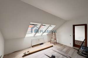 Tolle 2- Zimmer Wohnung mit Balkon/ Loggia/ Einbauküche, Stellplatz möglich