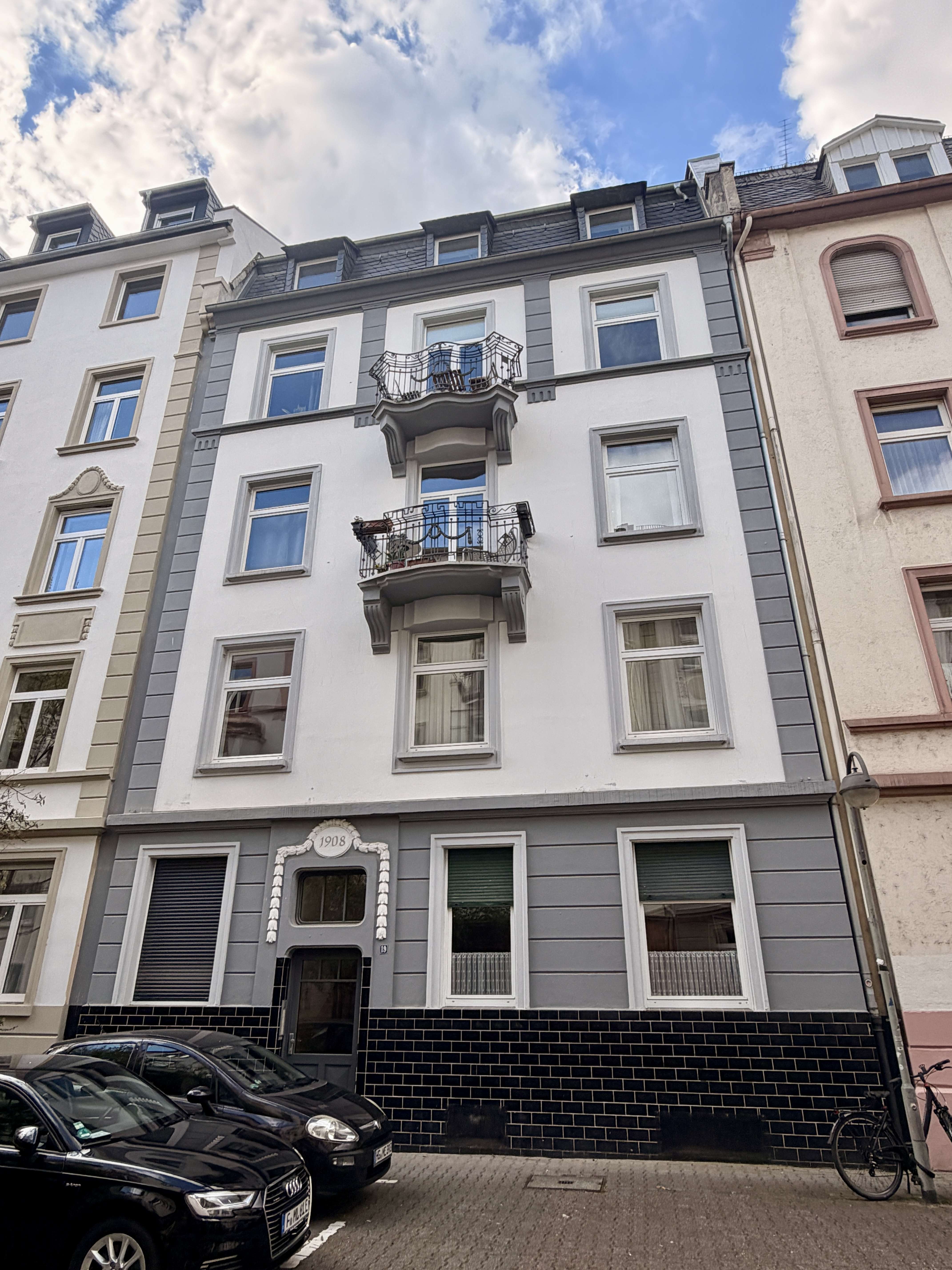 Charakter trifft Potenzial: Altbauwohnung in Toplage von Bockenheim, Frankfurt am Main – Bild 1