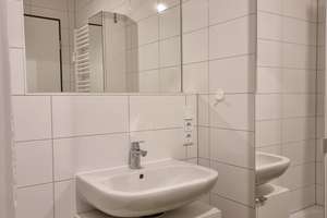 Helles möbliertes Studentenappartement in ruhiger Lage im 2.OG mit Balkon in Regensburg-Ostenviertel – Blumenstraße 14, 93055 Ostenviertel, Regensburg – Vorschaubild 17