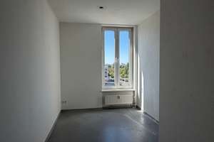 WBS-pflichtiges Familien-Apartment mit Balkon und Wannenbad - ohne Aufzug! – Janusz-Korczak-Straße 18, 12627 Hellersdorf, Berlin – Vorschaubild 4
