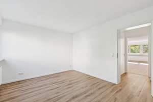 Kernsanierte 3-Zimmer-Wohnung mit Loggia in grüner Lage – 81477 Solln, München – Vorschaubild 13