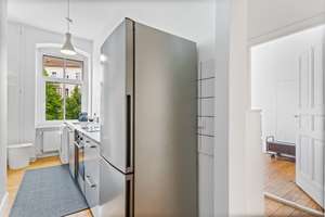 Zeitloser Altbaucharme in Friedrichshain: Bezugsfreie 2-Zimmer-Wohnung im beliebten Nordkiez – 10247 Friedrichshain, Berlin – Vorschaubild 8