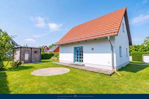 Hochwertiges Ferienhaus in Strandnähe: 2023 renoviert, neue Sauna, Premium-Küche & Smart Home! – Boddenblick 24, 18556 Wiek – Vorschaubild 1
