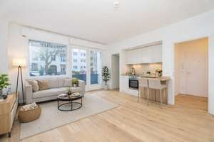 NEUER PREIS! Renoviert, bezugsfrei und provisionsfrei: 2-Zimmer-Wohnung mit großem Sonnenbalkon! – Die vollständige Adresse der Immobilie erhältst du vom Anbieter., 10781 Schöneberg, Berlin – Vorschaubild 1