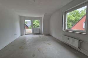 Renovierungsbedürftige 4 Zi Wohnung mit Balkon und Keller - Im Heisterholz - Essen Karnap – Heisterholz 52, 45329 Karnap, Essen – Vorschaubild 2