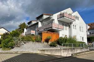 Moderne 3-Zimmer Wohnung in Guter Lage mit großem Balkon in Weinstadt