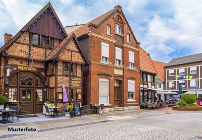 Wohn-/Geschäftshaus mit Bürotrakt, Wohnung und 4 Stellplätzen