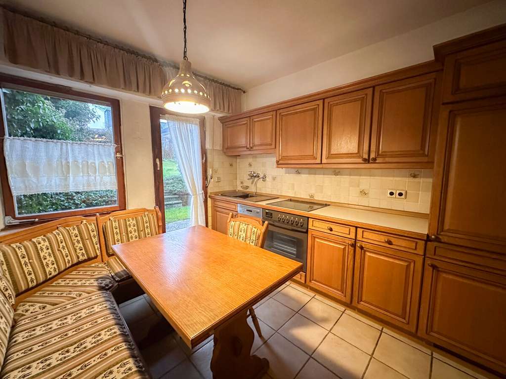 Immobilie in Wipperfürth - Wipperfürth:
Sanierungsbedürftige Doppelhaushälfte mit schönem Garten in zentraler Lage - Bild 3