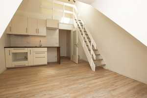 Charmante 1-Zimmer-Dachgeschosswohnung mit Schlafgalerie in Lübeck – Lübeck – Vorschaubild 6