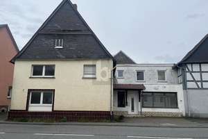 HANDWERKERPERLE MIT POTENZIAL ZUM KLEINEN PREIS – Die vollständige Adresse der Immobilie erhältst du vom Anbieter., 35606 Solms – Vorschaubild 1