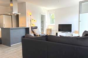 Moderne Wohnung über 2 Etagen mit großzügiger Dachterrasse und PKW-Stellplatz!