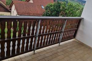  3,5 Zimmer DG Wohnung Balkon, Küchenzeile, Schwedenofen