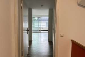 moderne 3-Zi.-Wohnung im 1.OG mit Südbalkon, Aufzug, Einbauküche und Stellplatz – Gutbrodstr. 86, 70193 Hölderlinplatz, Stuttgart – Vorschaubild 9
