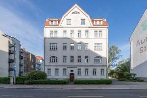 AB SOFORT - 2 Zimmer mit Balkon und EBK