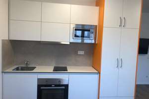 Voll möblierte Wohnung mit großem Balkon in zentraler Lage (Karlsruhe Innenstadt-West) – Kaiserstraße 239, 76133 Innenstadt-West, Karlsruhe – Vorschaubild 3
