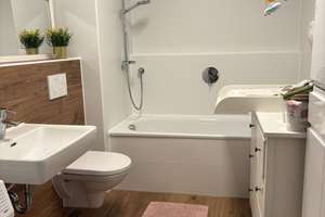 Familienfreundliche  4-Zimmer-Wohnung in München-Allach – Die vollständige Adresse der Immobilie erhältst du vom Anbieter., 80997 Allach, München – Vorschaubild 3