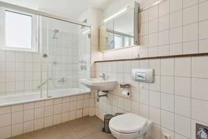 Familienfreundliche 4,5 Zi.-Wohnung  mit Balkon. Wintergarten, Grünblick, in Nähe Rhein & ISD – Die vollständige Adresse der Immobilie erhältst du vom Anbieter., 40489 Kaiserswerth, Düsseldorf – Vorschaubild 12
